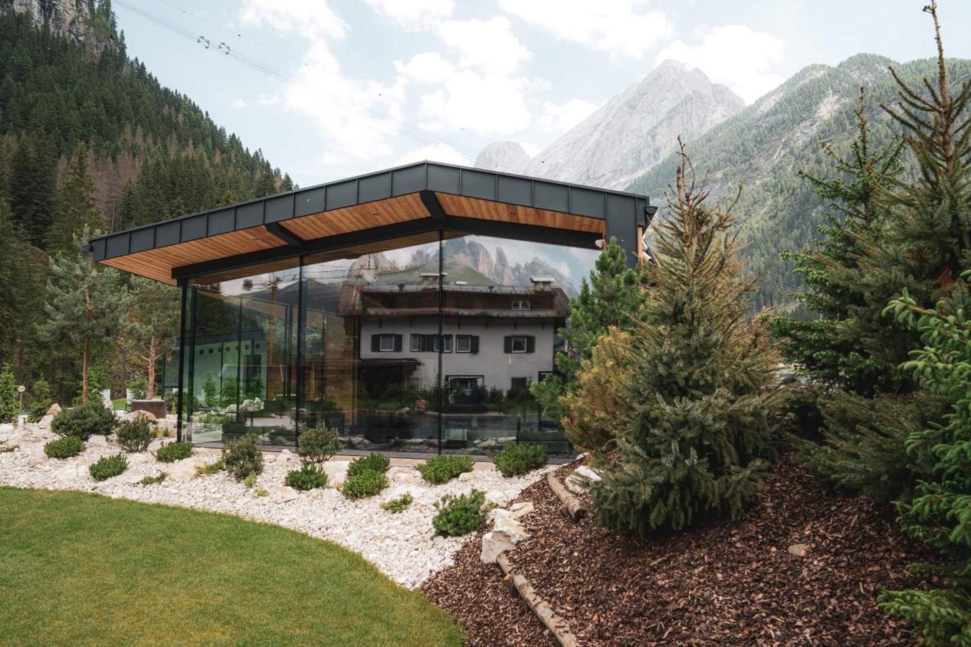 Hotel Majon Miramonti Canazei Luaran gambar