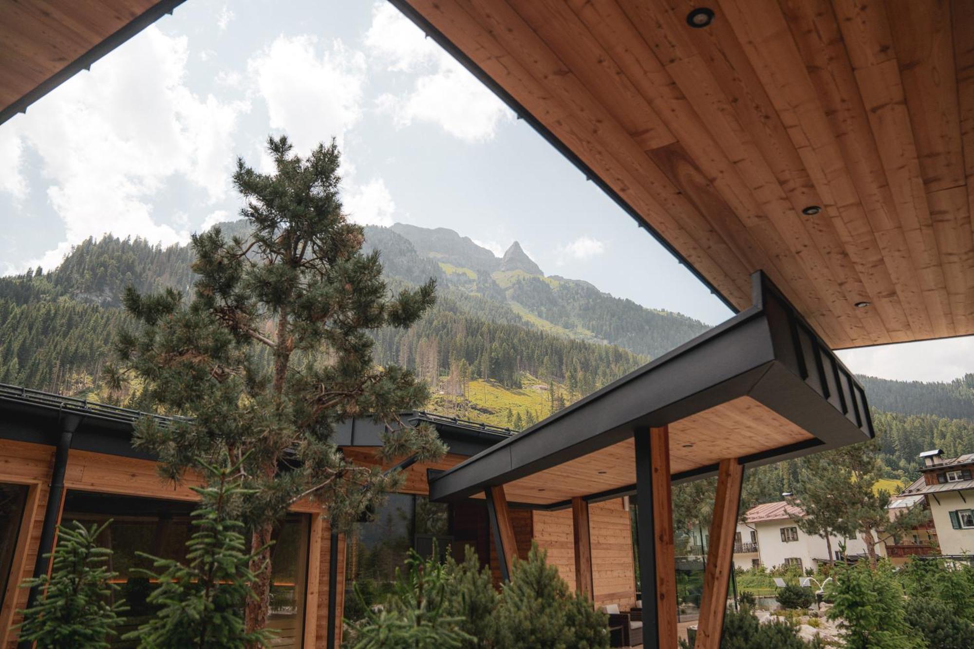 Hotel Majon Miramonti Canazei Luaran gambar